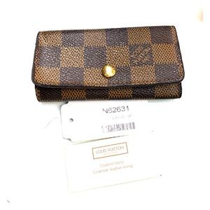 Louis Vuitton 4 key holder